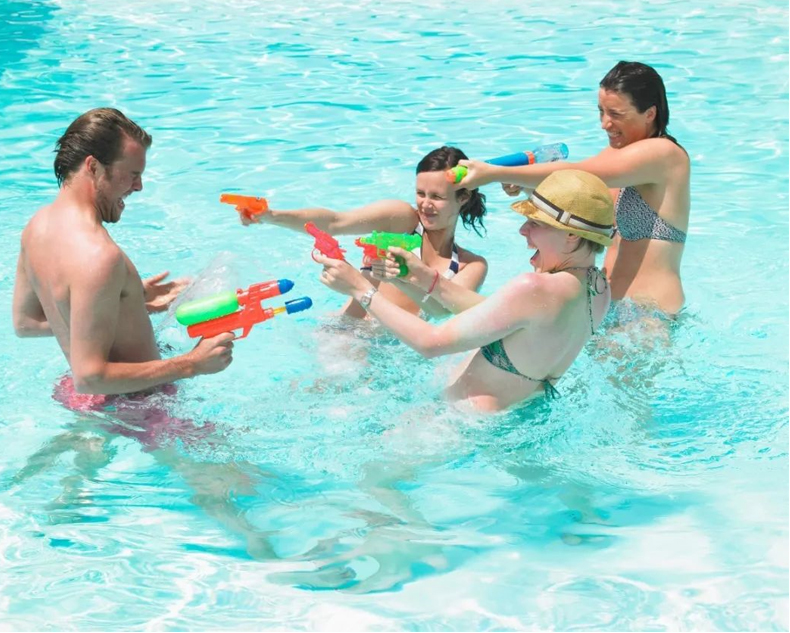 室內(nèi)泳池什么“咖位”？居然用專業(yè)定制的除濕機?。。?></div>
								<div   id=